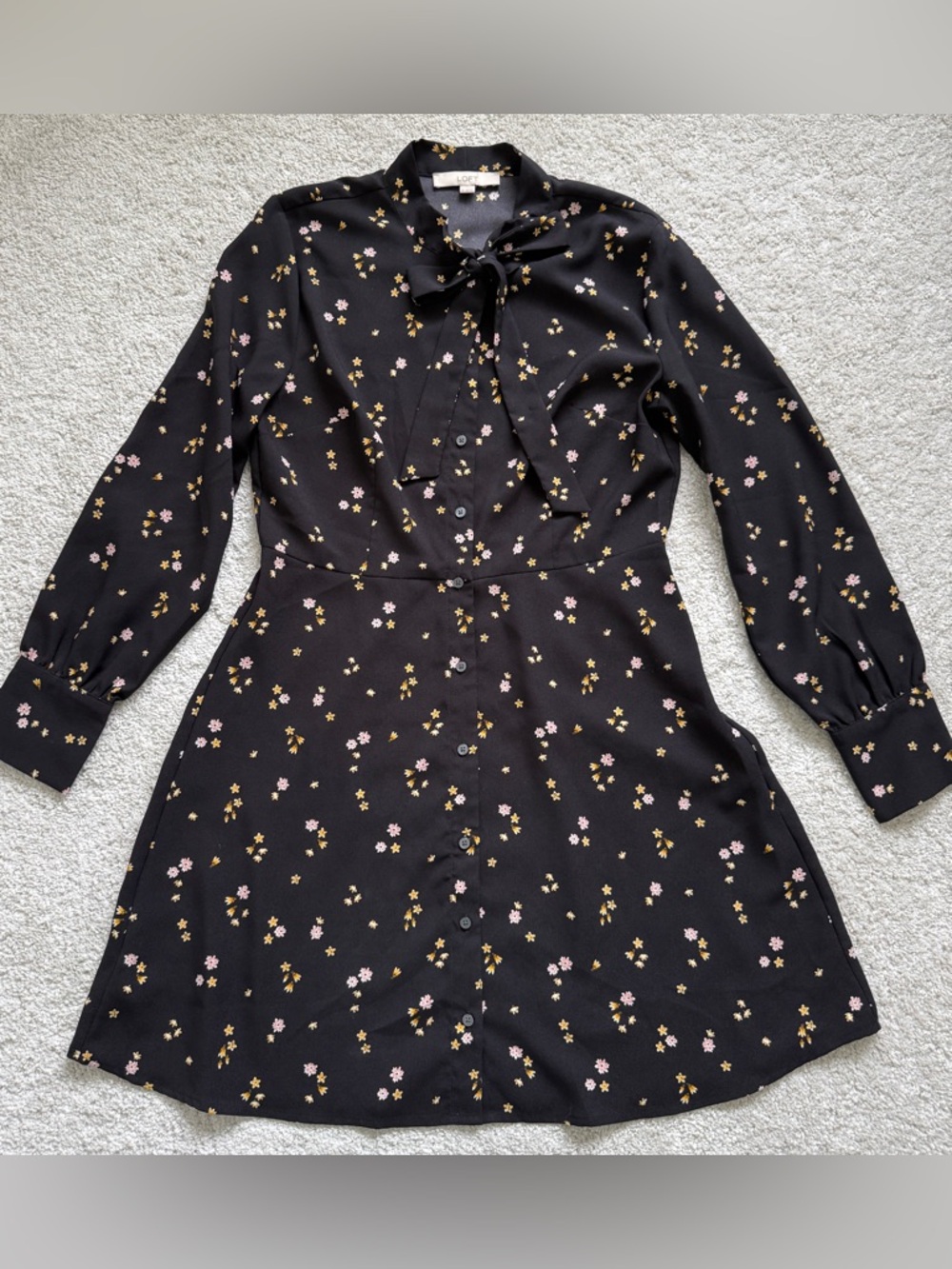 LOFT Black Long-Sleeve Button-Front Tie-Neck Knee-length Floral Dress - size 6